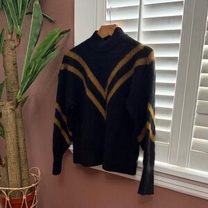 90’s Black and Gold Women's Sweater